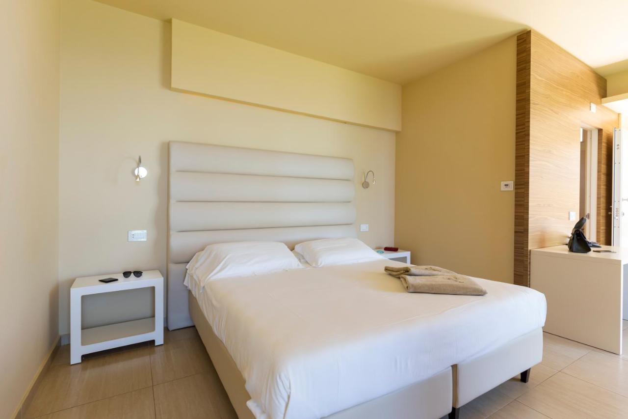Blue Bay Resort Capo Vaticano Exterior photo