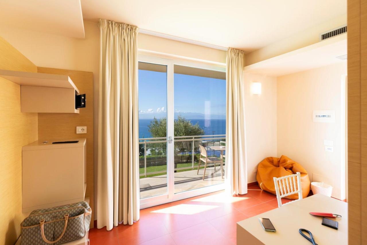 Blue Bay Resort Capo Vaticano Exterior photo