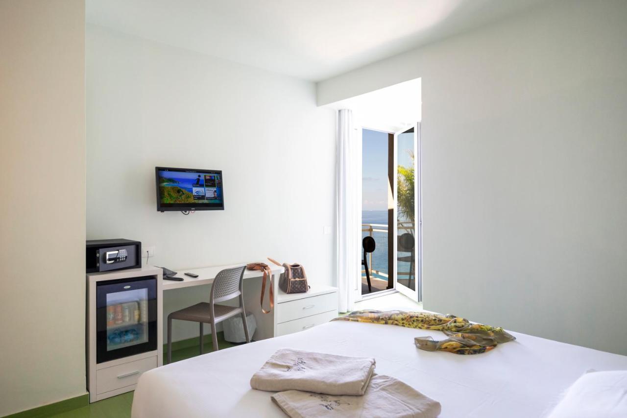 Blue Bay Resort Capo Vaticano Exterior photo