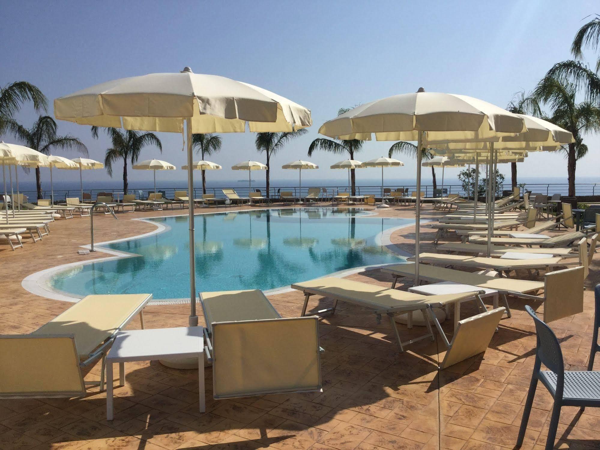 Blue Bay Resort Capo Vaticano Exterior photo