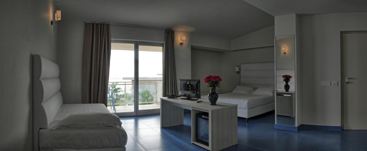 Blue Bay Resort Capo Vaticano Exterior photo