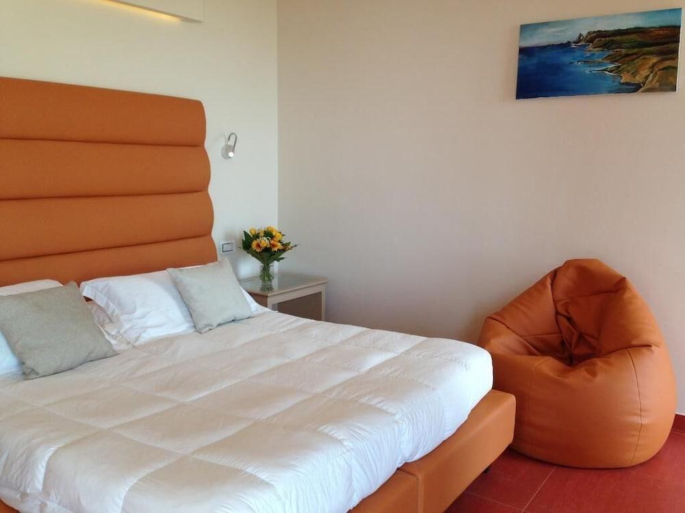 Blue Bay Resort Capo Vaticano Exterior photo