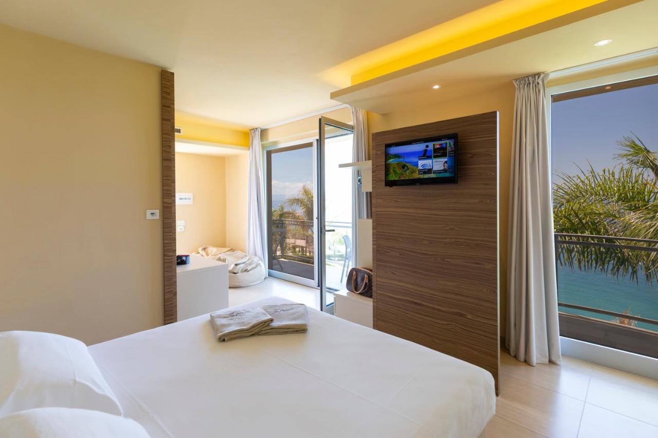 Blue Bay Resort Capo Vaticano Exterior photo