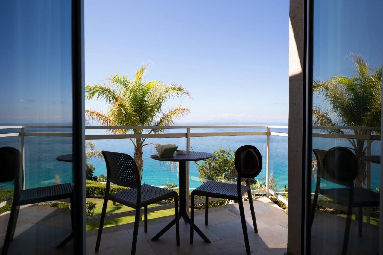 Blue Bay Resort Capo Vaticano Exterior photo