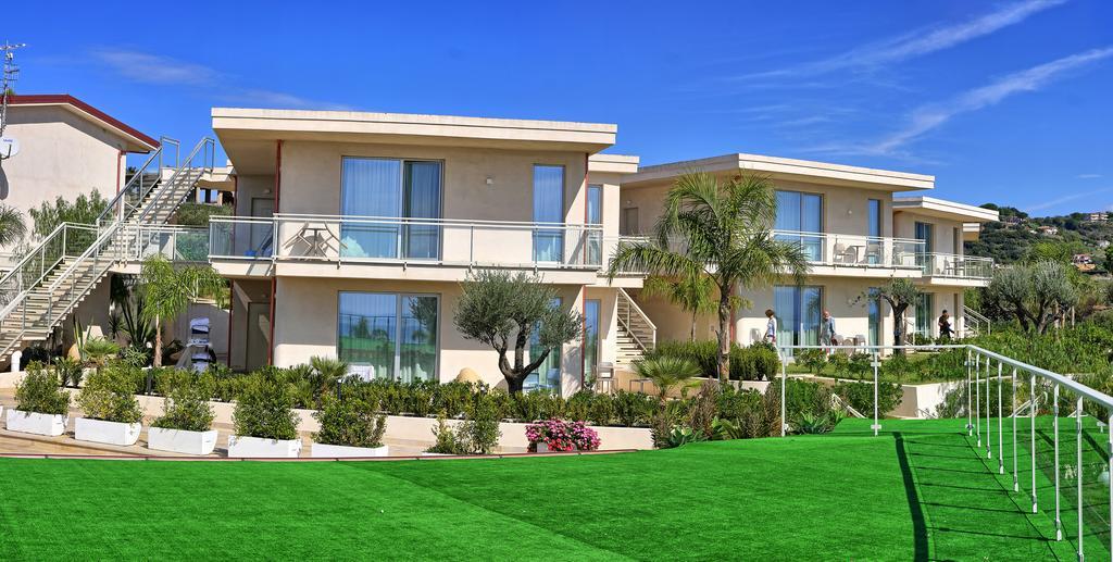 Blue Bay Resort Capo Vaticano Exterior photo