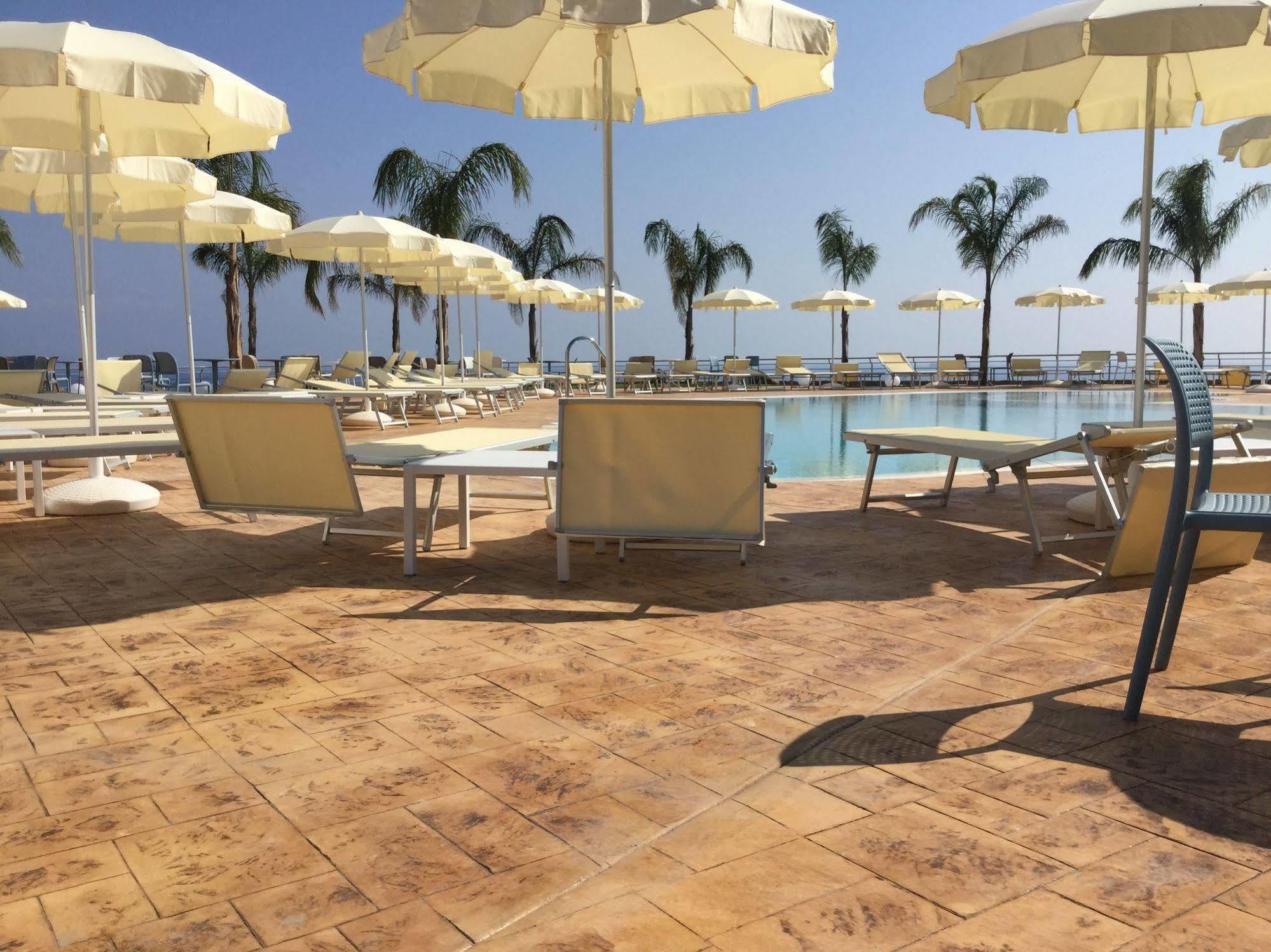 Blue Bay Resort Capo Vaticano Exterior photo