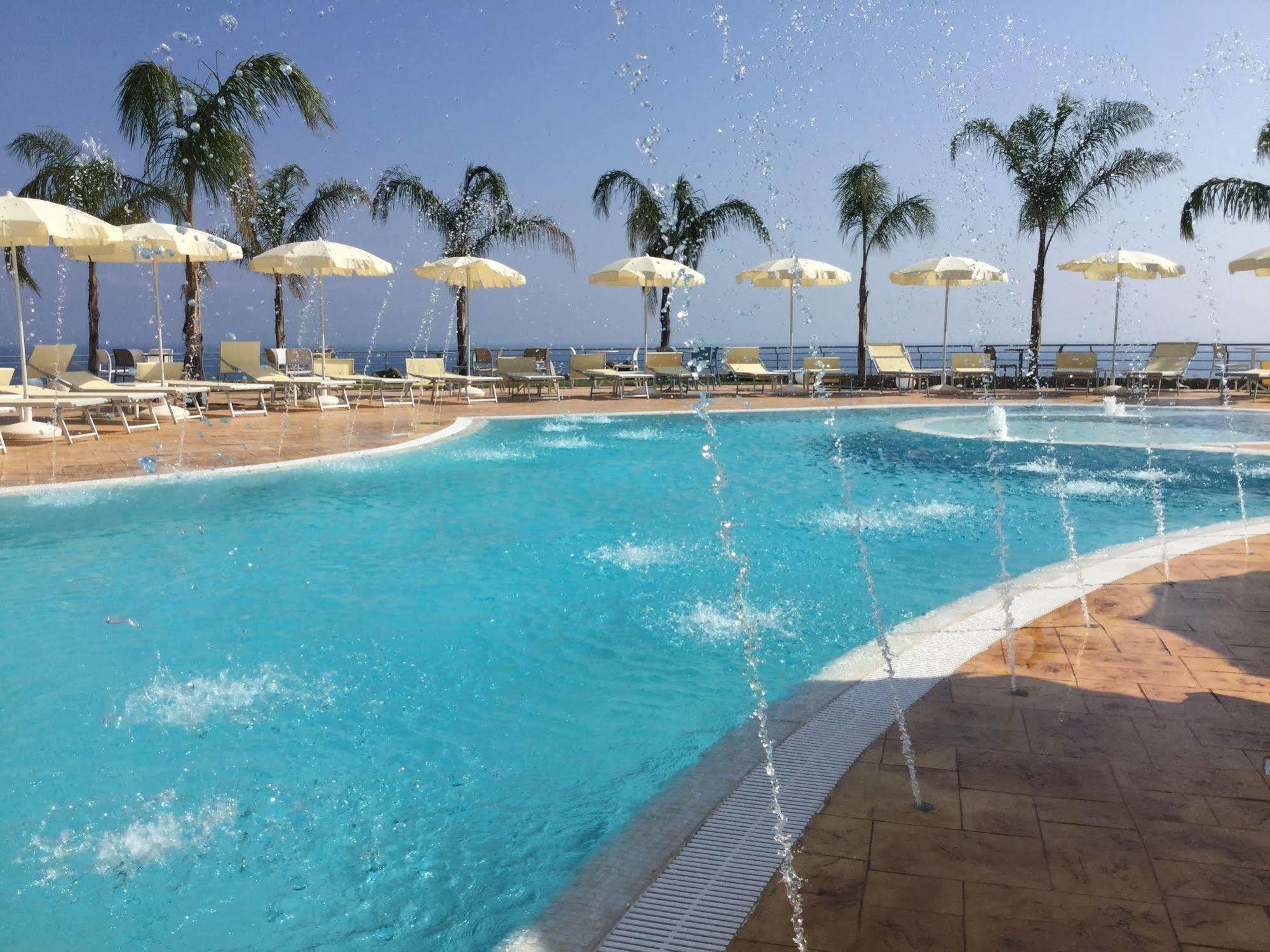 Blue Bay Resort Capo Vaticano Exterior photo