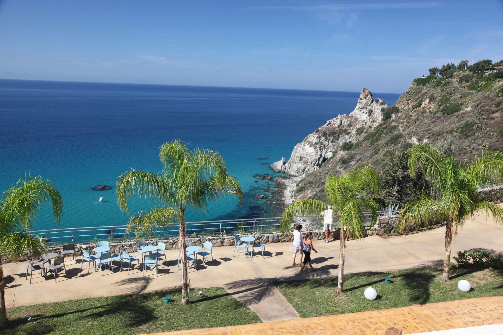 Blue Bay Resort Capo Vaticano Exterior photo